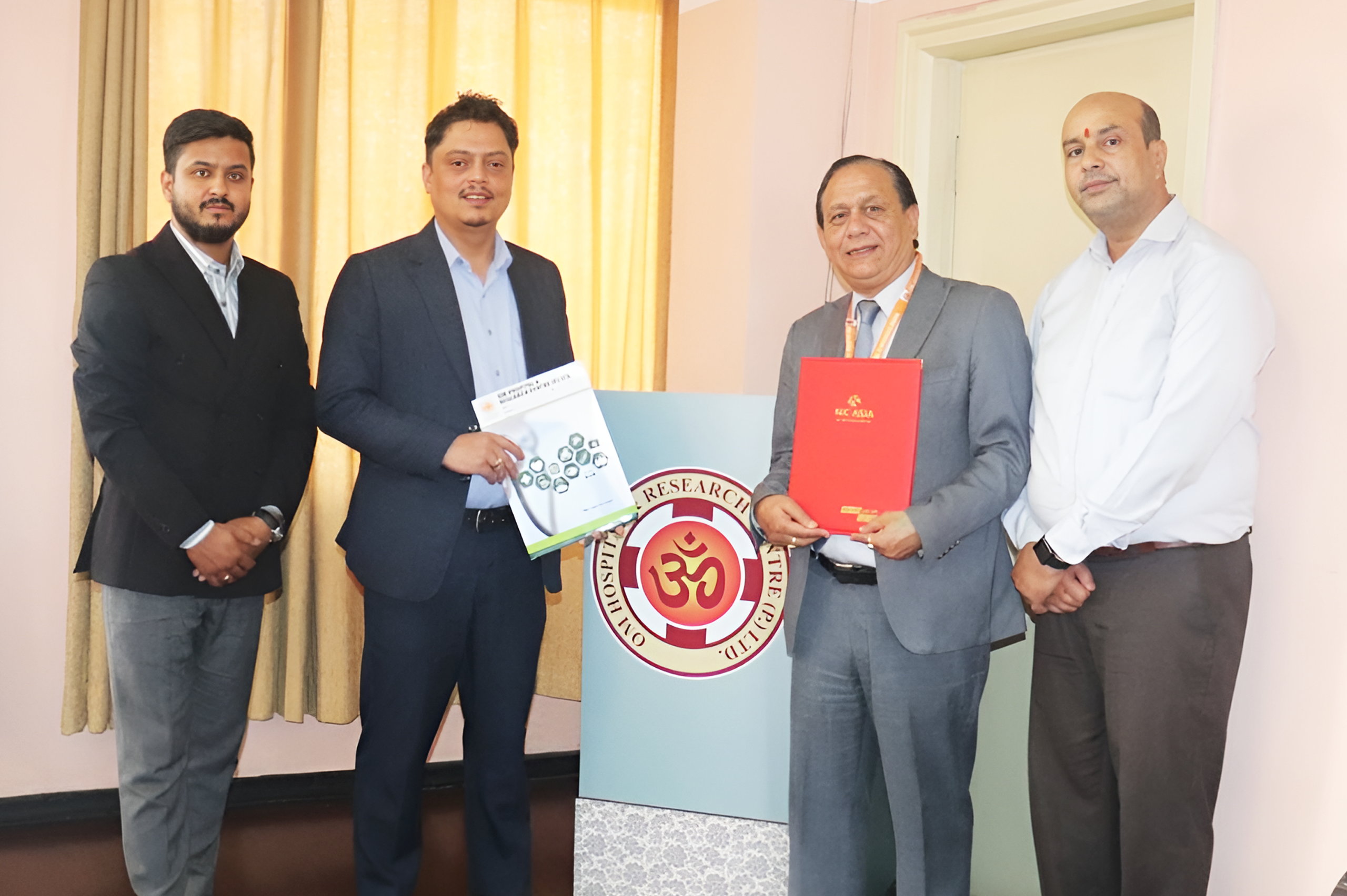 एनआईसी एशिया बैंक र ओम अस्पतालबीच सहकार्य, डिजिटल भुक्तानीमा १०% छुट